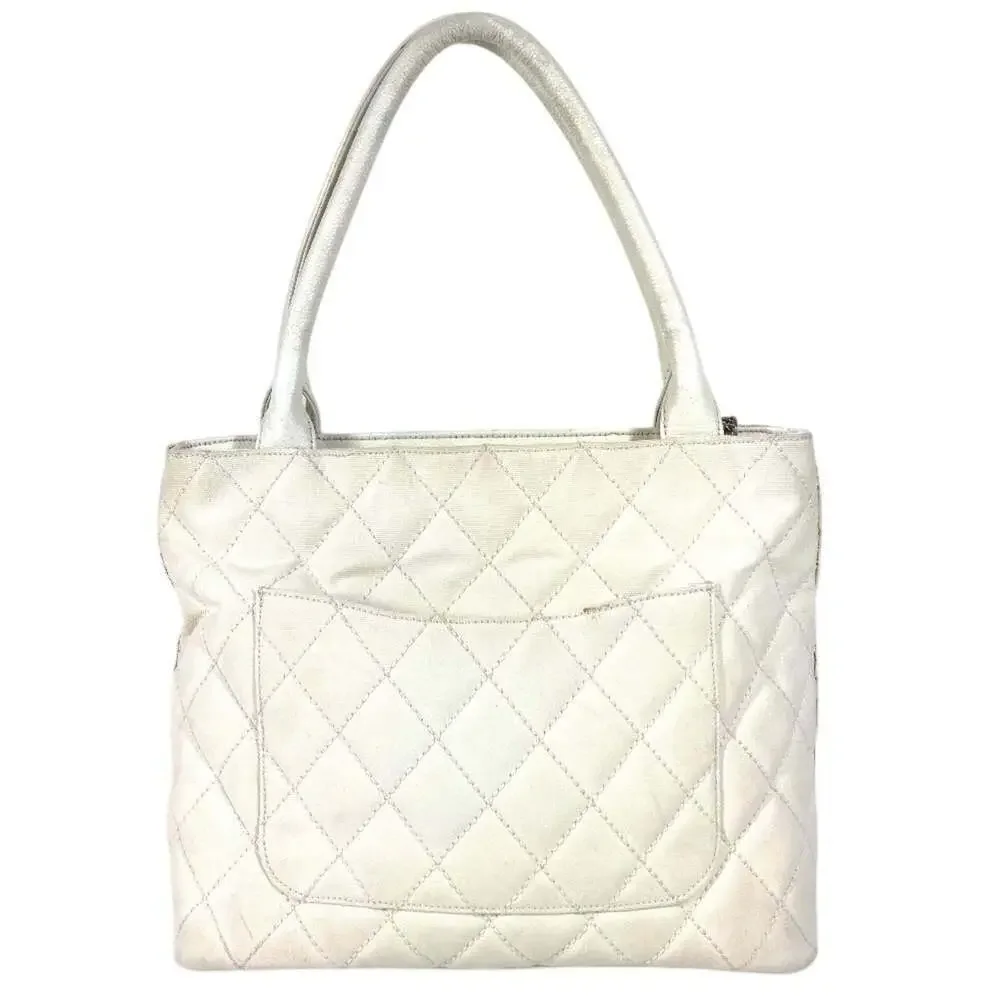 CHANEL White Leather Logo Shoulder Bag